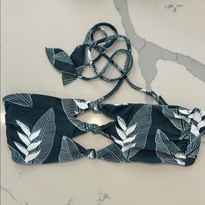 Benoa Bandeau Bikini Top